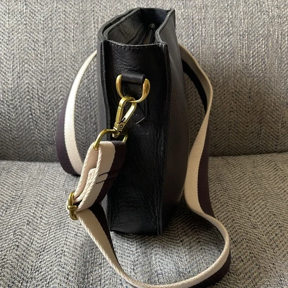 MADEWELL The Transport SaddleBag Black Leather Crossbody Sling Bag - Picture 3 of 16